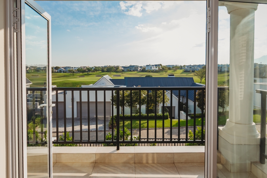 4 Bedroom Property for Sale in Kingswood Golf Estate Western Cape